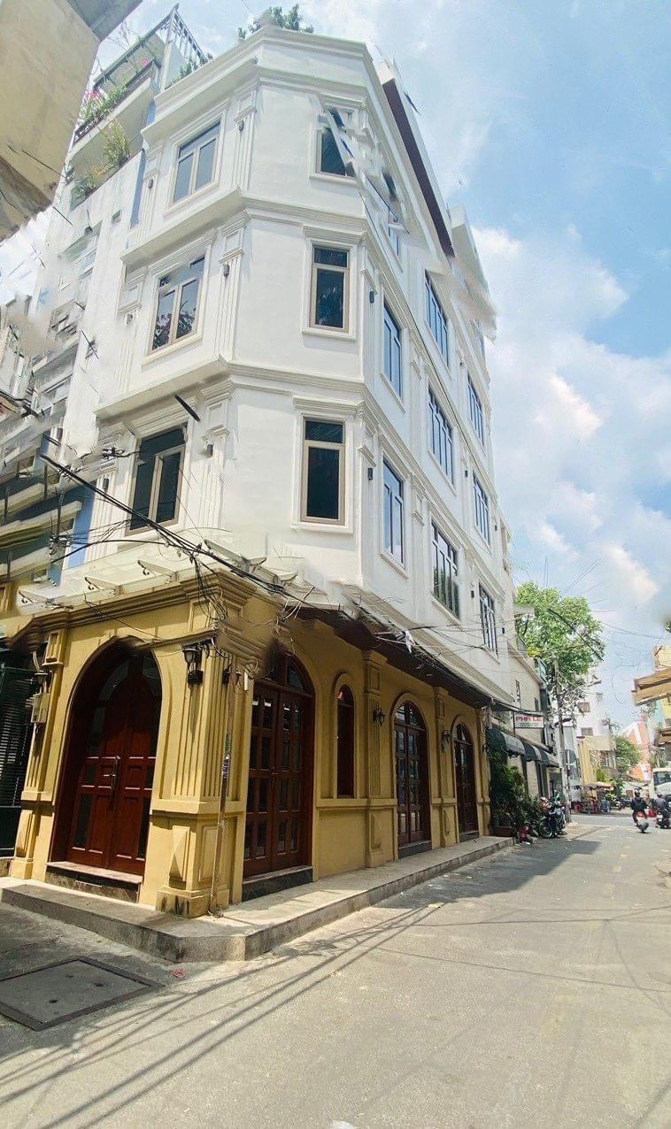 Cho thuê nhà GÓC 2MT đường Trương Quyền, Phường Võ Thị Sáu, Quận 3.